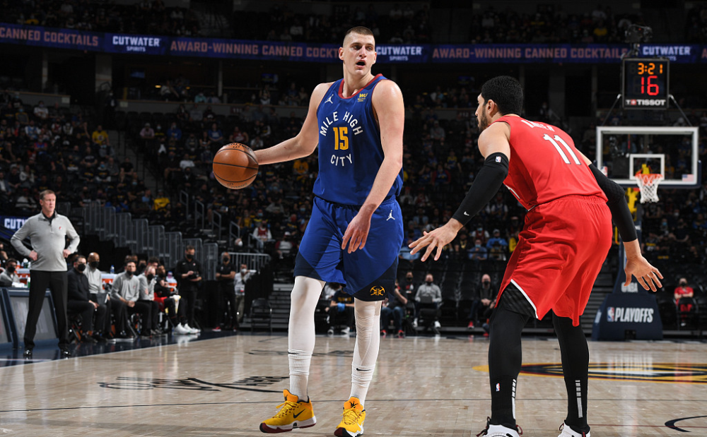  开拓者双枪合璧击溃活塞防线  