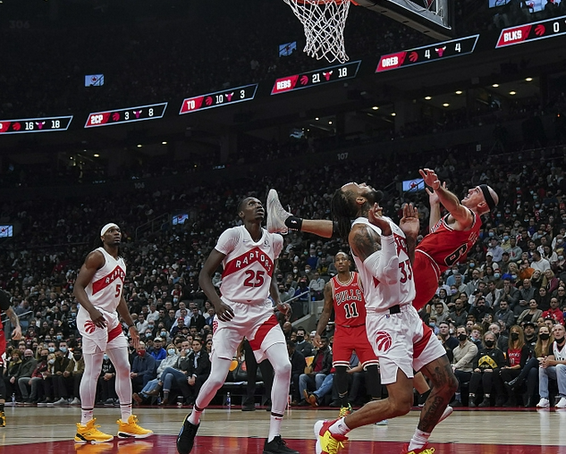  凯尔特人四连胜登顶东部第一  