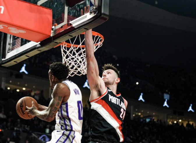  福克斯准绝杀锁定胜局，国王力克勇士  