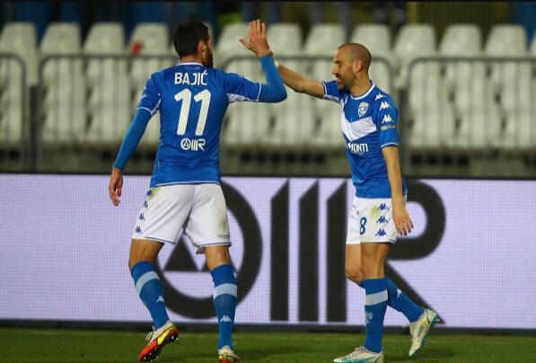  兰斯年轻门将多次神扑力保球队战平尼斯不败