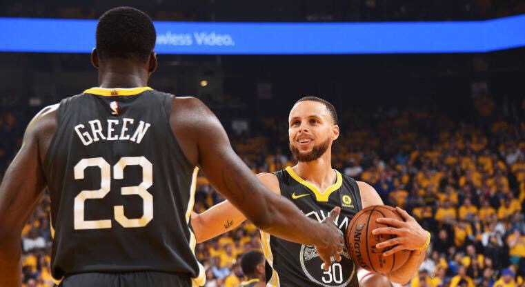  班凯罗关键失误葬送比赛，魔术憾负步行者遇两连败  