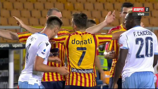  莱切主场爆冷擒拉齐奥，小球队精准防反战术获奇效